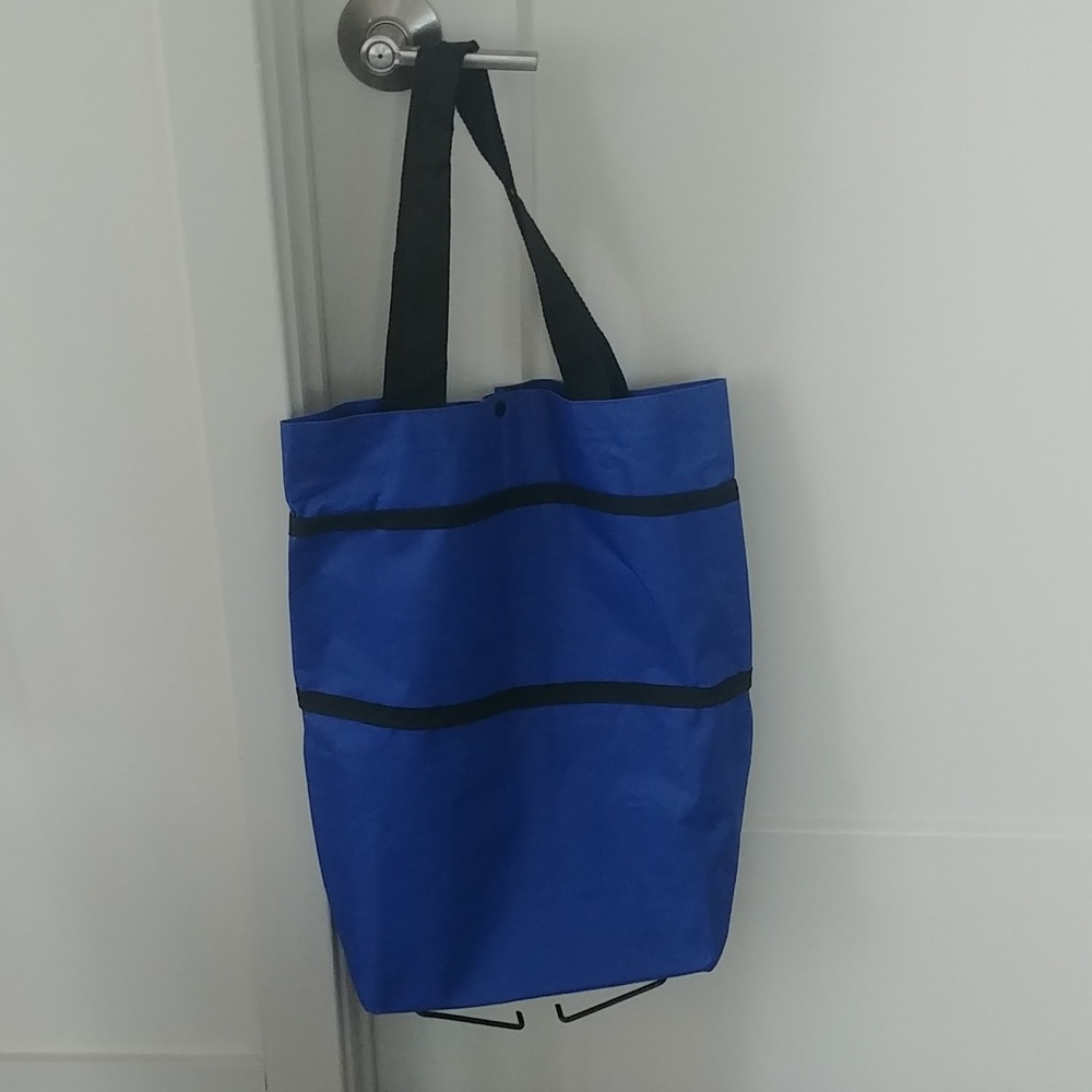 Folding Bag with Retractable Wheels